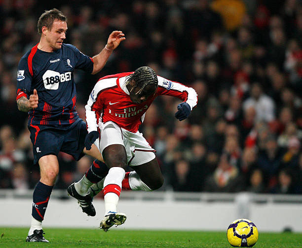 各立奇功 各立奇功