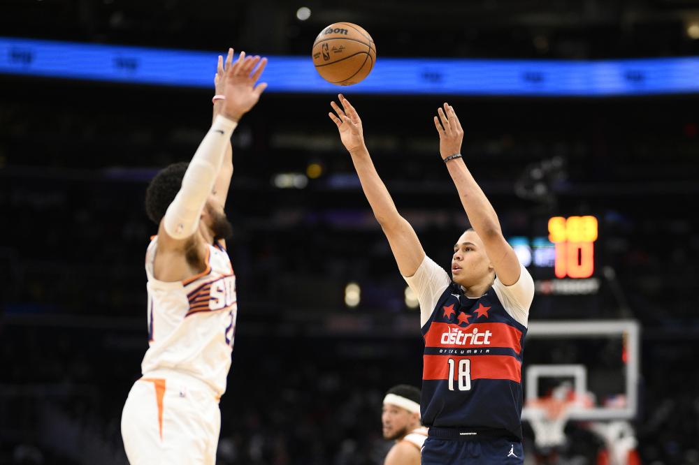 充满阴影的 充满阴影的